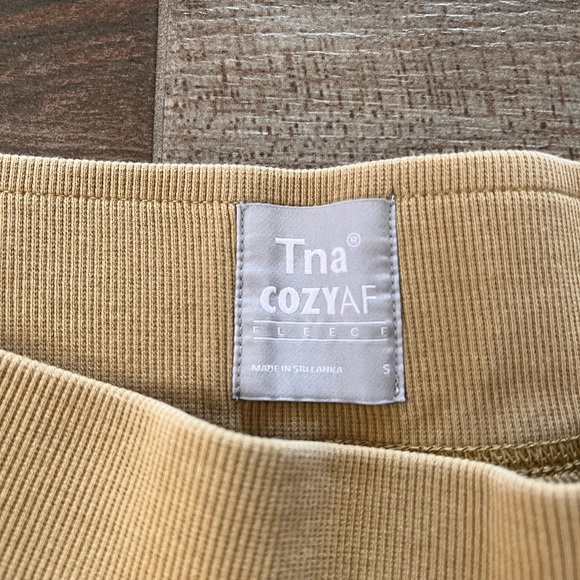 Aritzia TNA Cozy Fleece Perfect Pocket Sweatpant - Picture 2 of 4